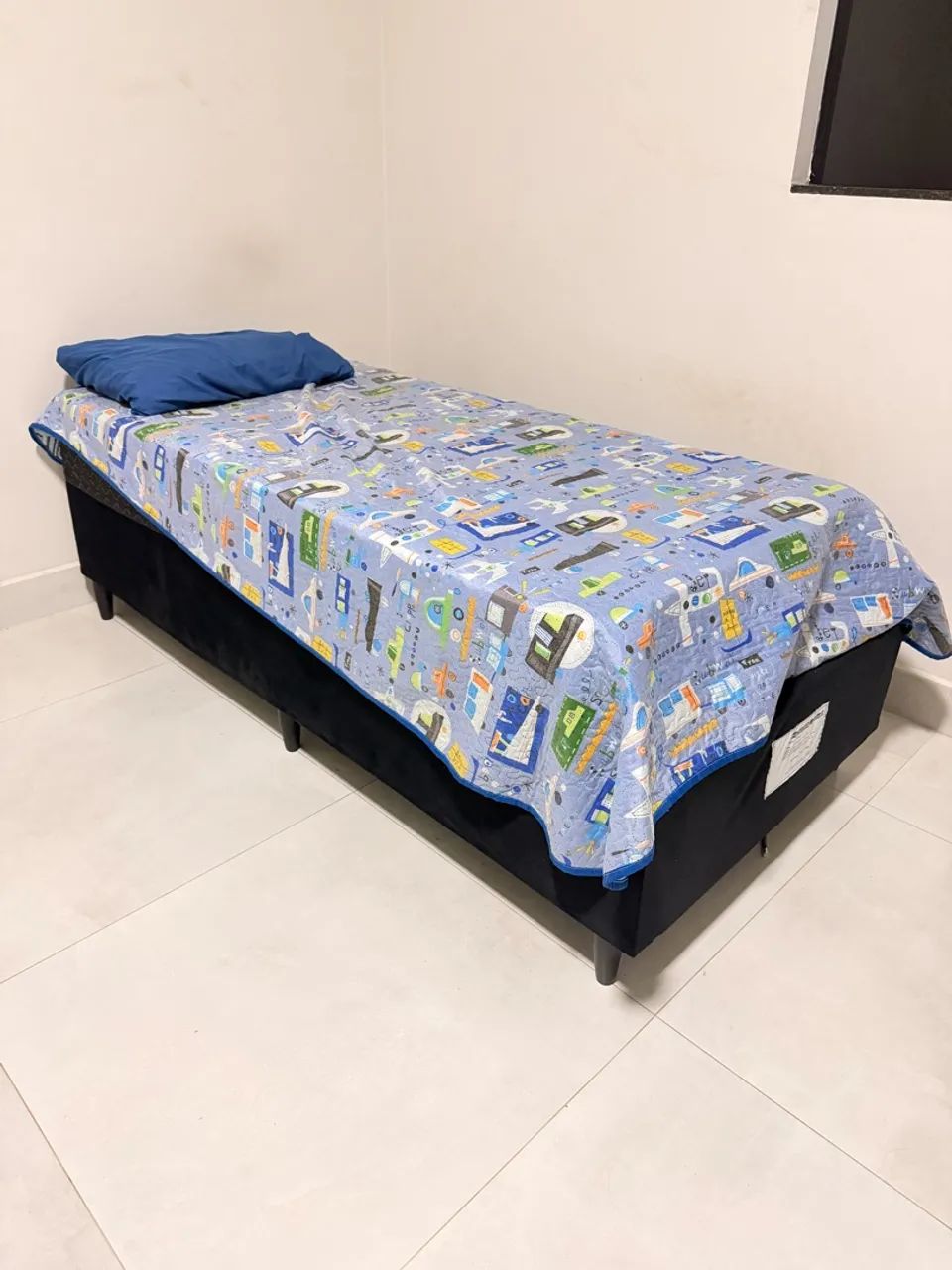VENDE-SE Cama Box Solteiro 