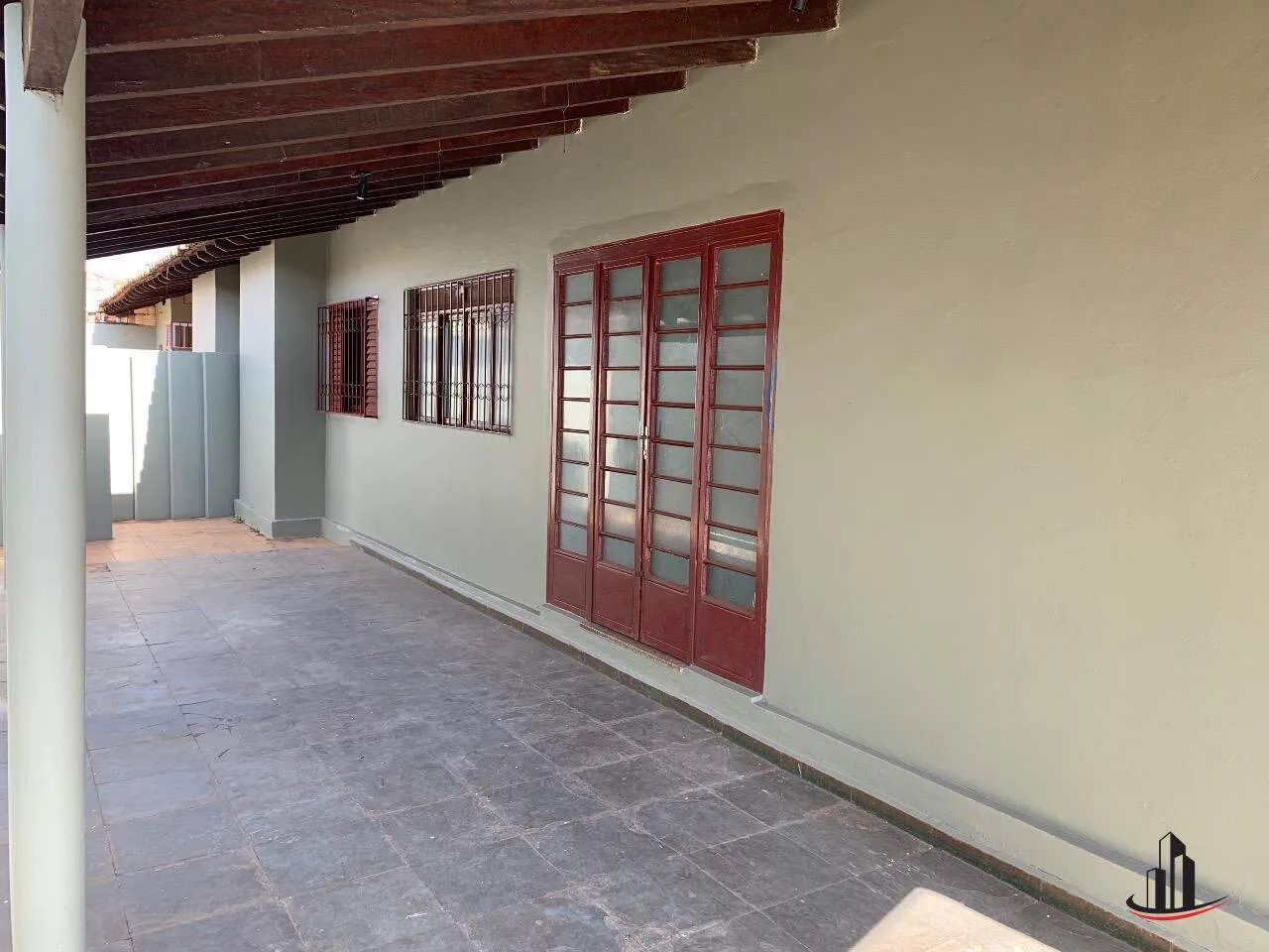 Casa com 4 quartos sendo uma suíte, garagem para 3 carros, próximo a faculdade Uniube - Foto 4