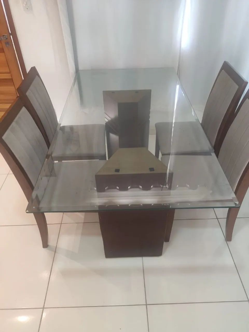 Mesa de vidro + 4 cadeiras  - Foto 3