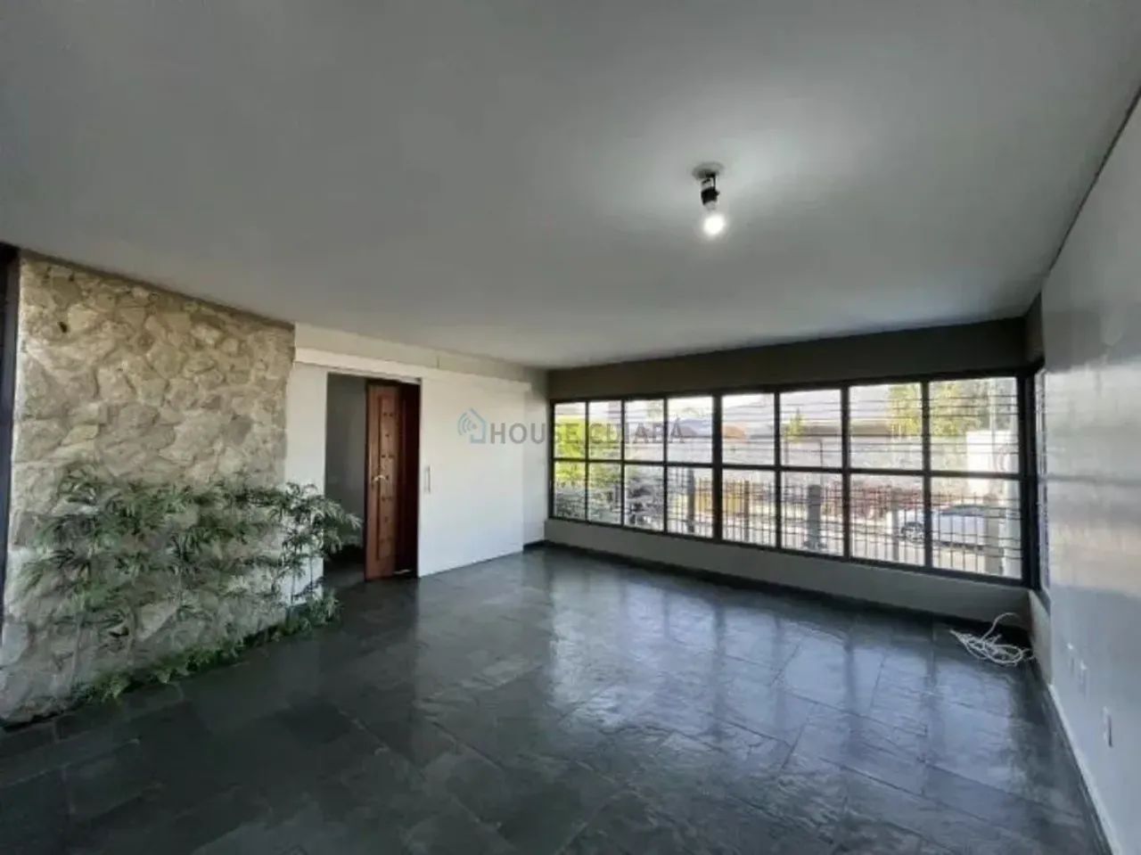 Alugo Casa Comercial com 5 suítes - Jardim das Américas - Foto 2
