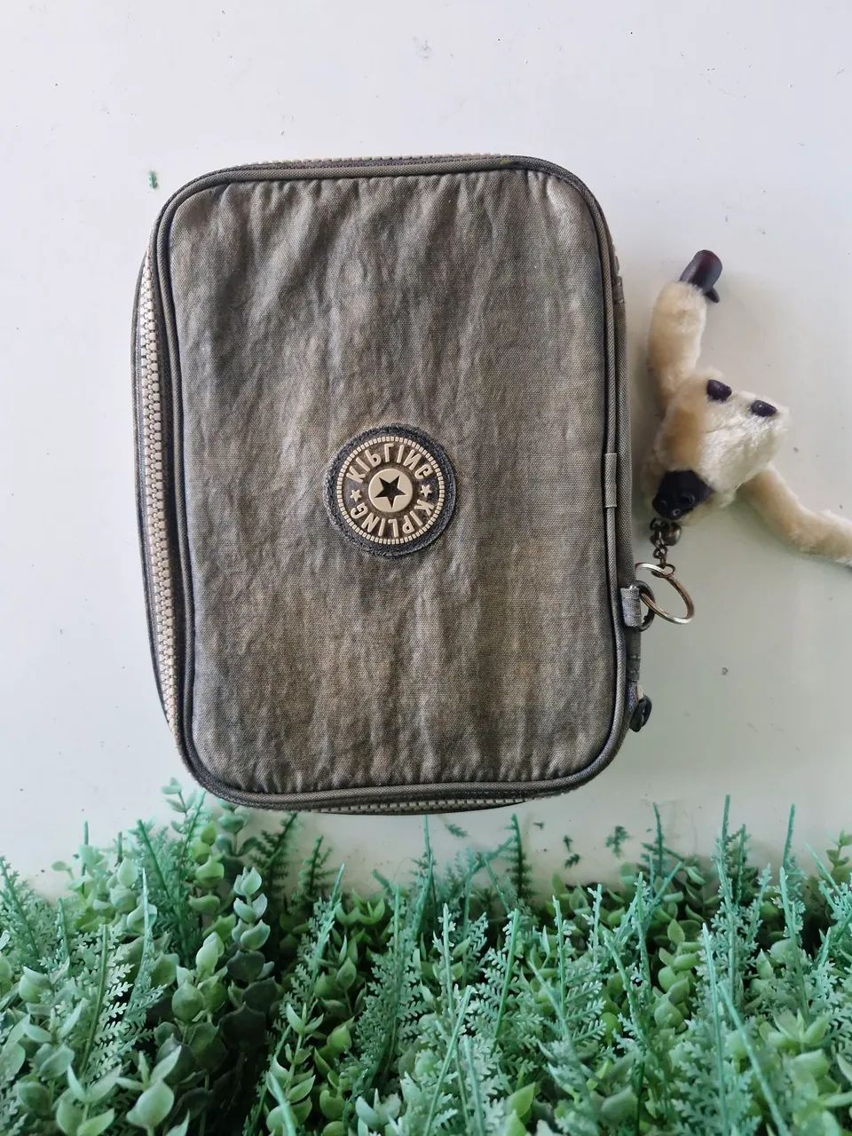 Estojo BOX ORIGINAL KIPLING DOURADO 