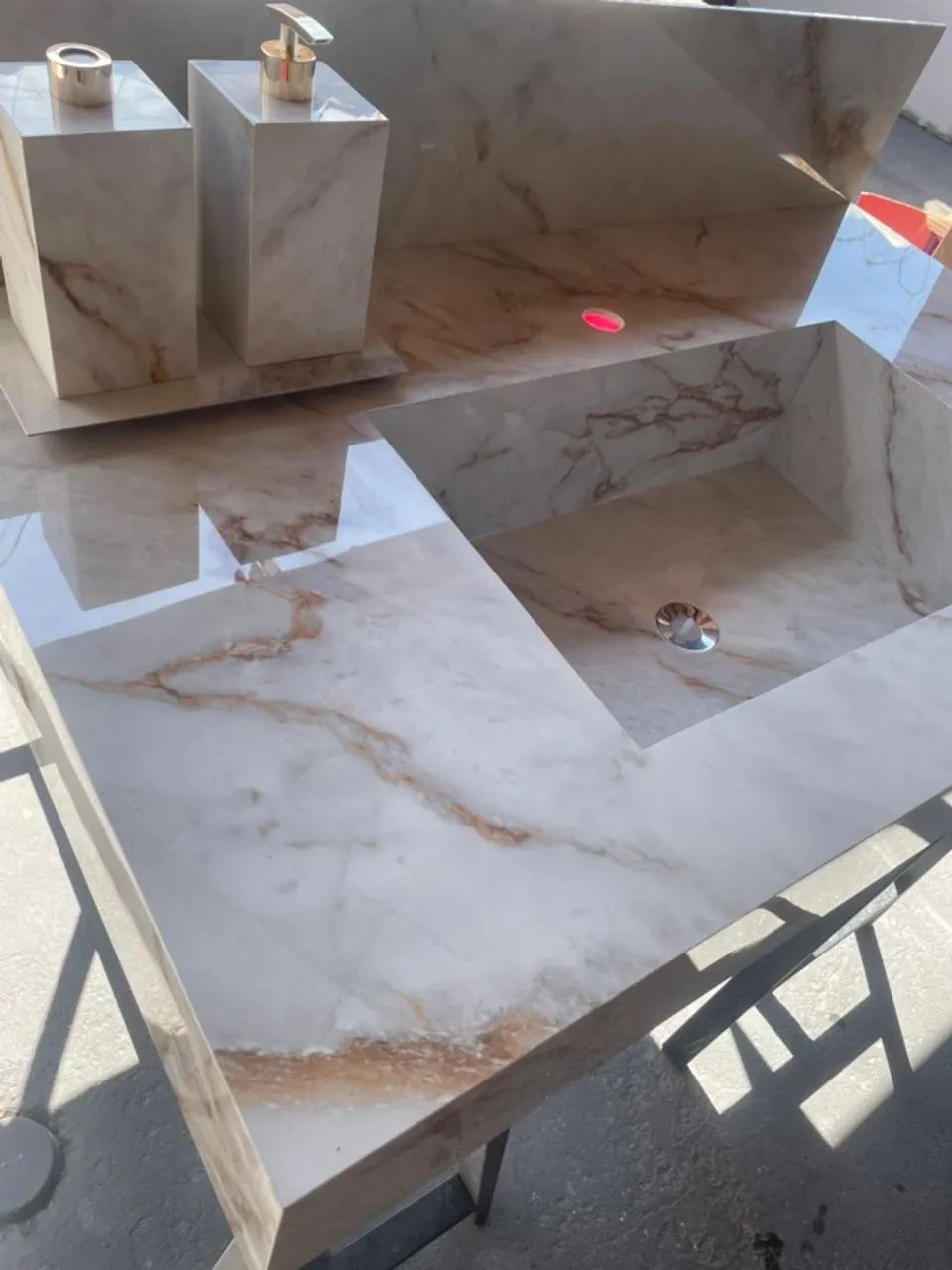 Lavatórios de porcelanato 