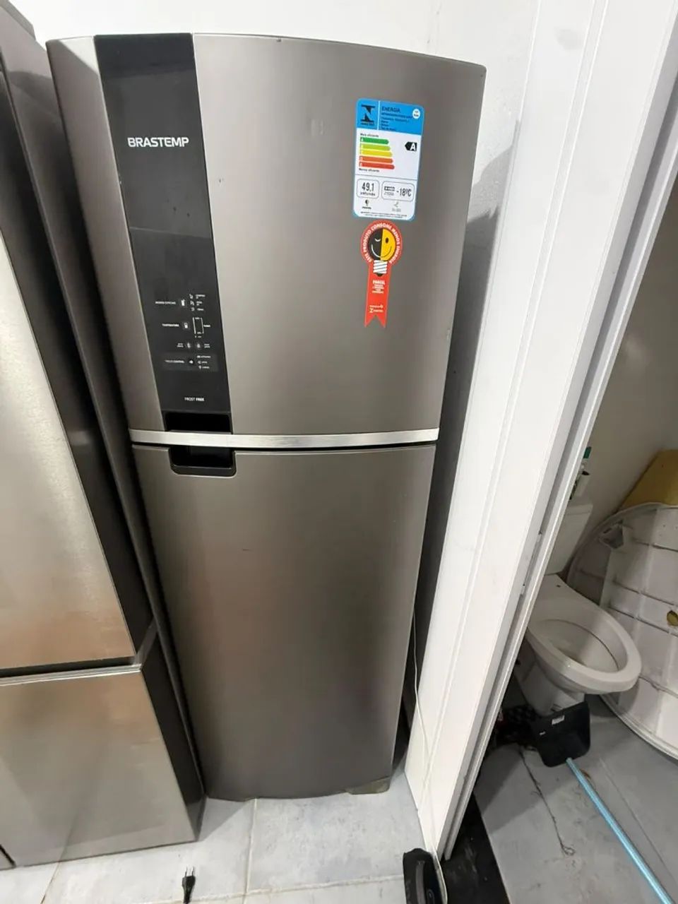 VENDE- SE GELADEIRA FUNCIONANDO 