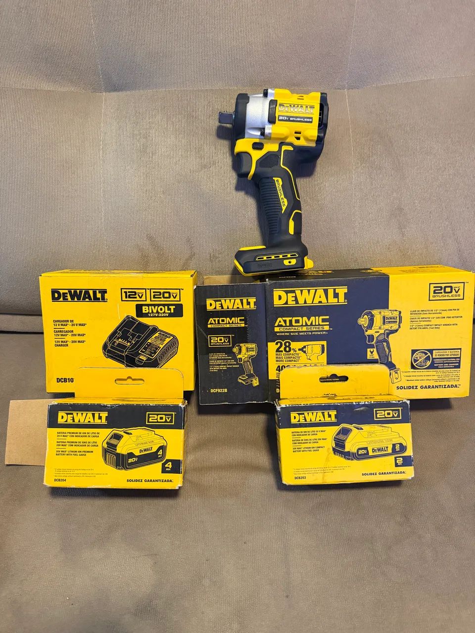 Kit Dewalt chave de impacto dcf922