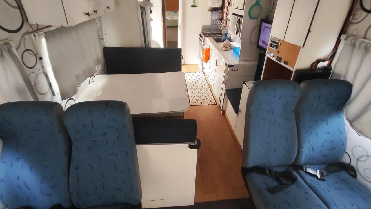 Motor-Home Ônibus Mercedes | Completo | 6 Pessoas | Oportunidade única | Aceito propostas - Foto 3