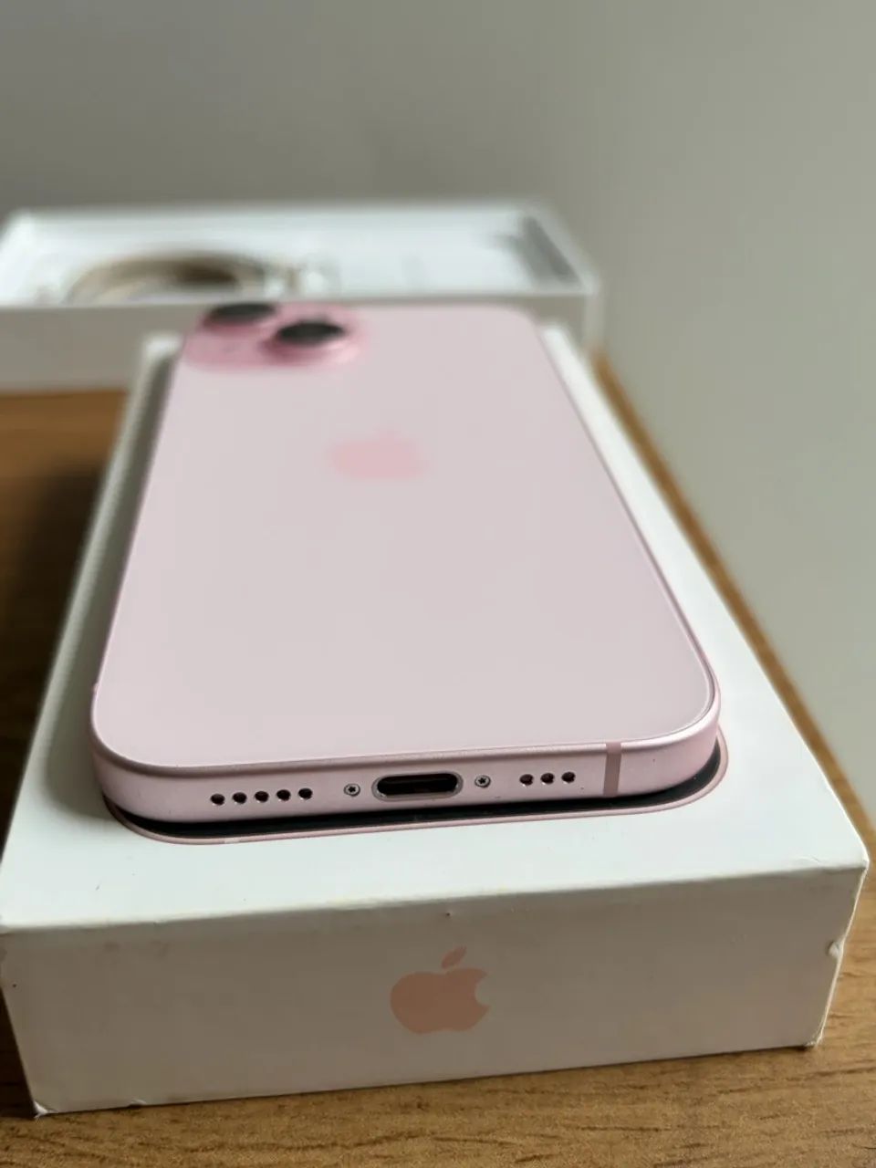 iPhone 15 rosa 256gb com cabo original - Foto 5