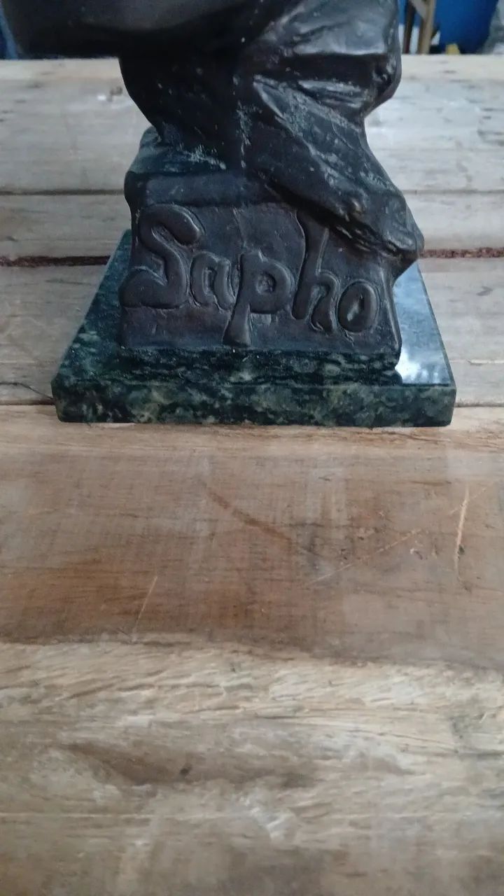 Maravilhosa escultura de bronze maciço Sapho - Foto 3