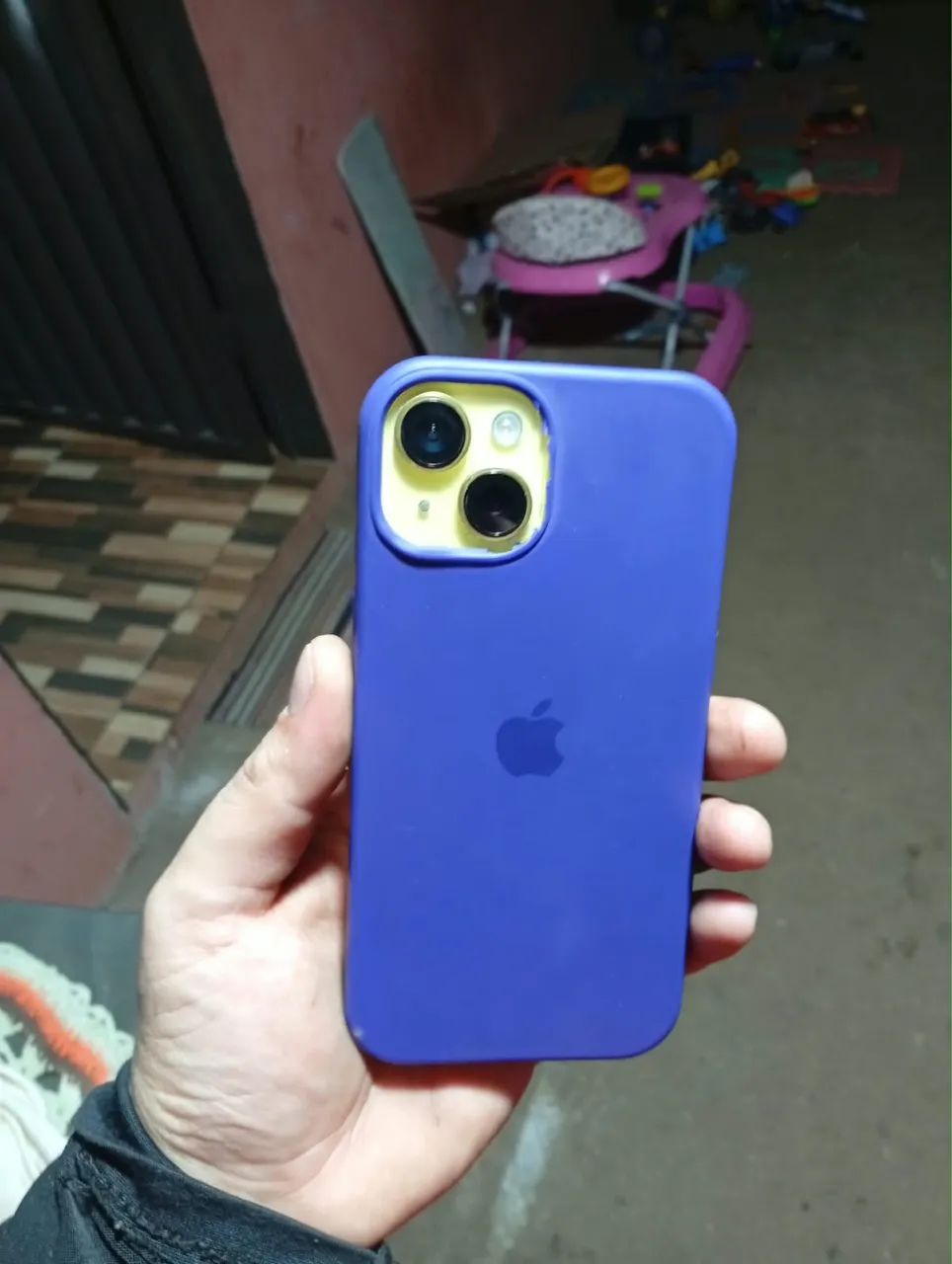 iPhone 14 amarelo - Foto 2