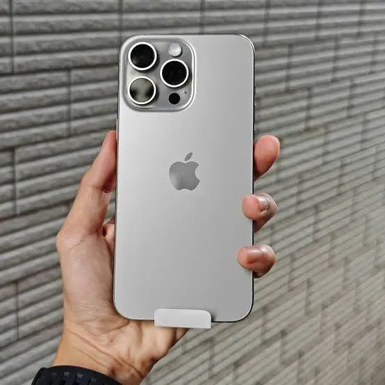 Iphone 15 Pro Max 256GB Silver - Foto 3
