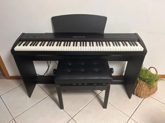 PIANO DIGITAL ESSENFELDER E100+BANQUETA REGULAVEL