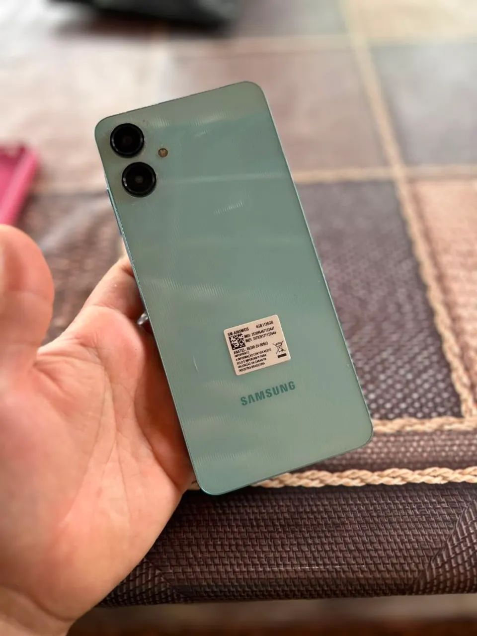 Vendo celular super conservado. Contato 31. * 