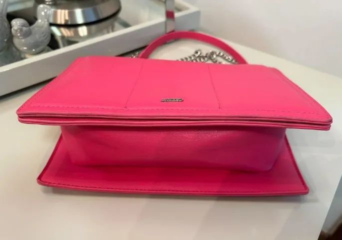 Linda bolsa rosa - Arezzo - Couro Legítimo. Estado de nova! - Foto 5