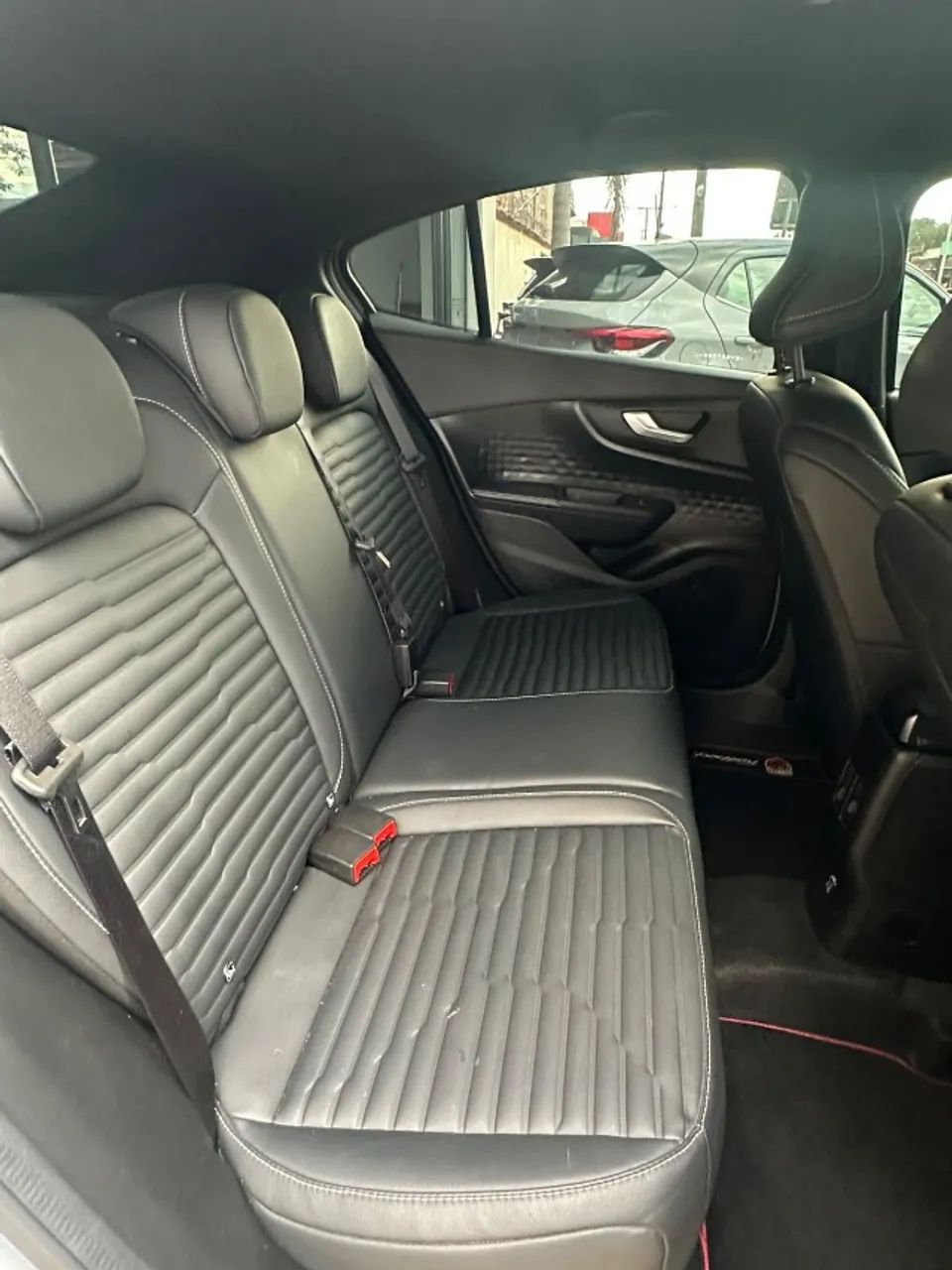 Fiat Fastback Limited Ed.1.3 270 T.flex Aut. 2025 - Foto 4