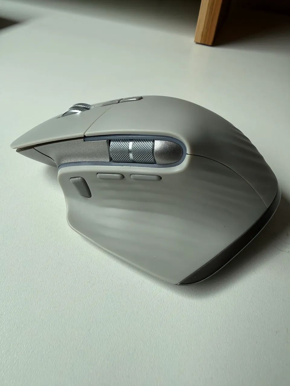 Mouse MX Master Tri-Mode RGB - Foto 2