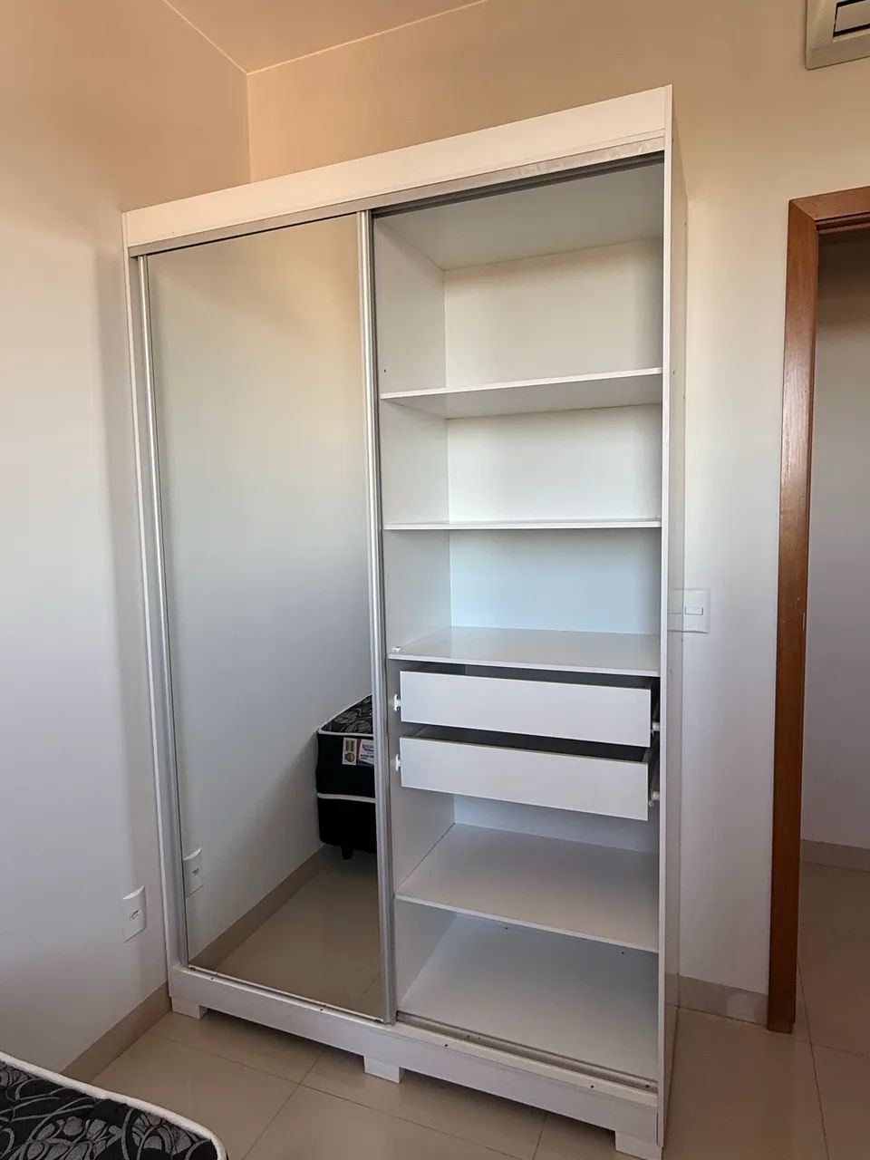 Guarda - Roupas Branco  - Foto 3