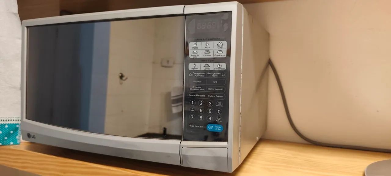 Micro-ondas LG Inverter com Grill - Espelhado e Moderno - Foto 3