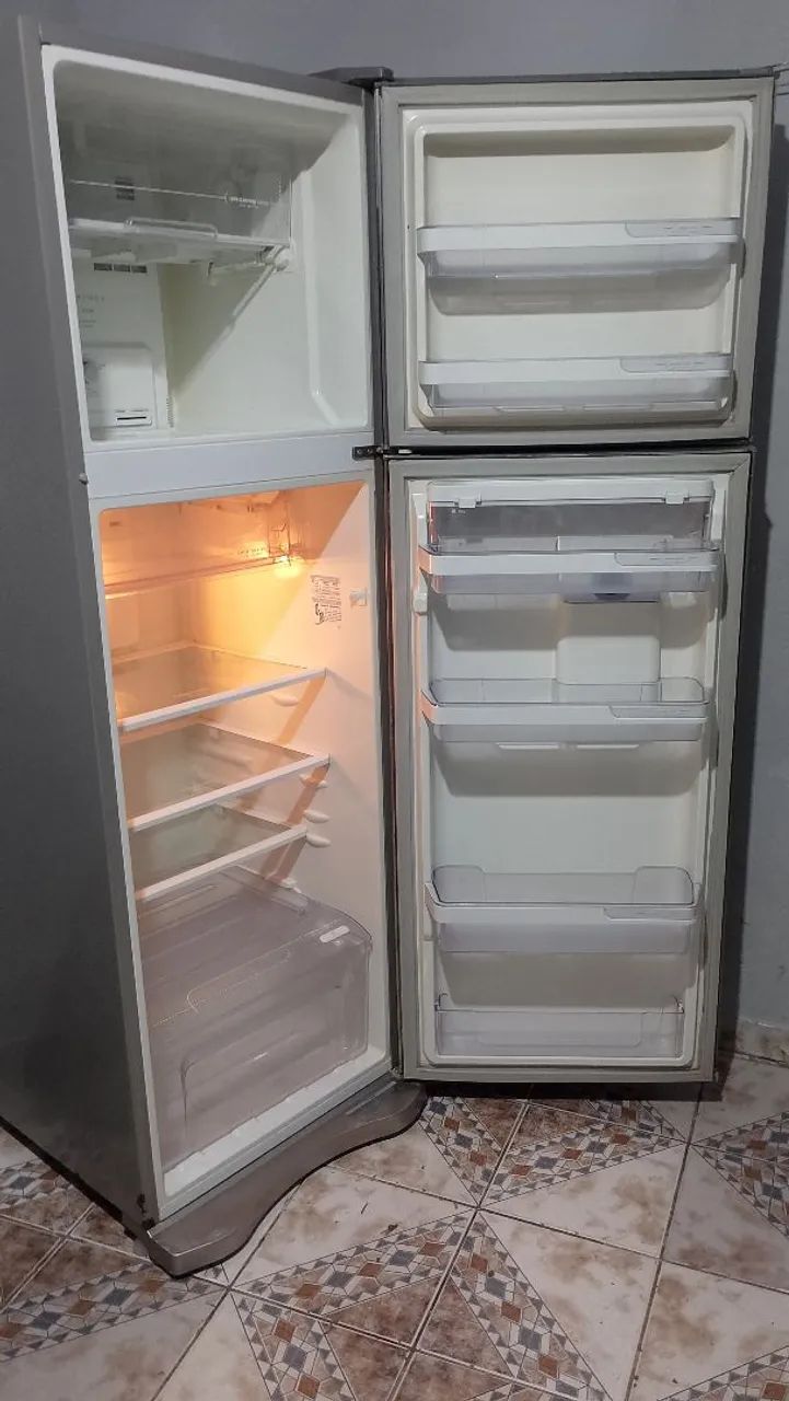 Geladeira Eletrolux aço inox  - Foto 5