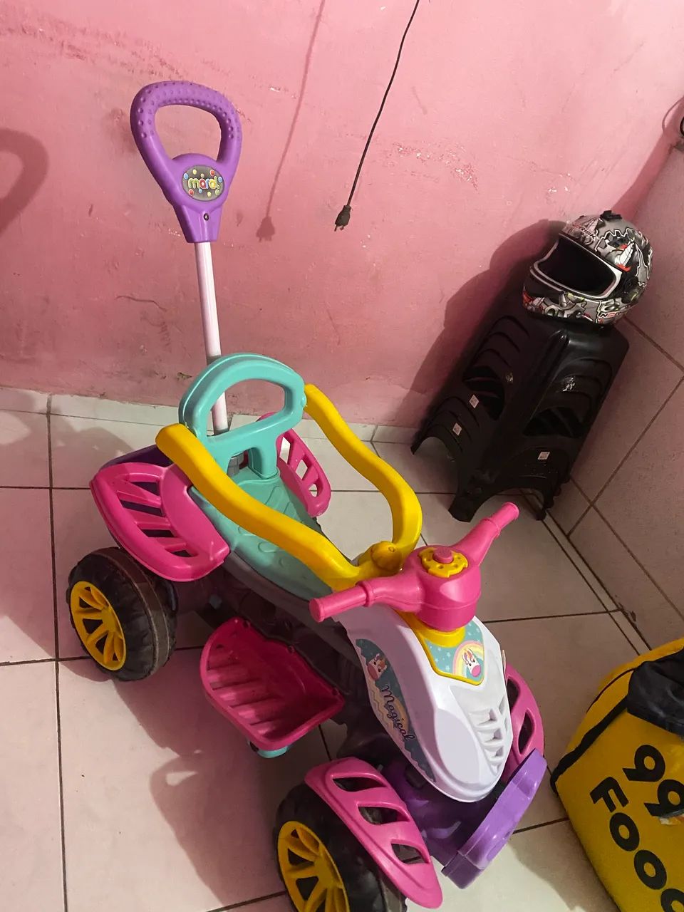 Carrinho de passei pra menina semi novo 