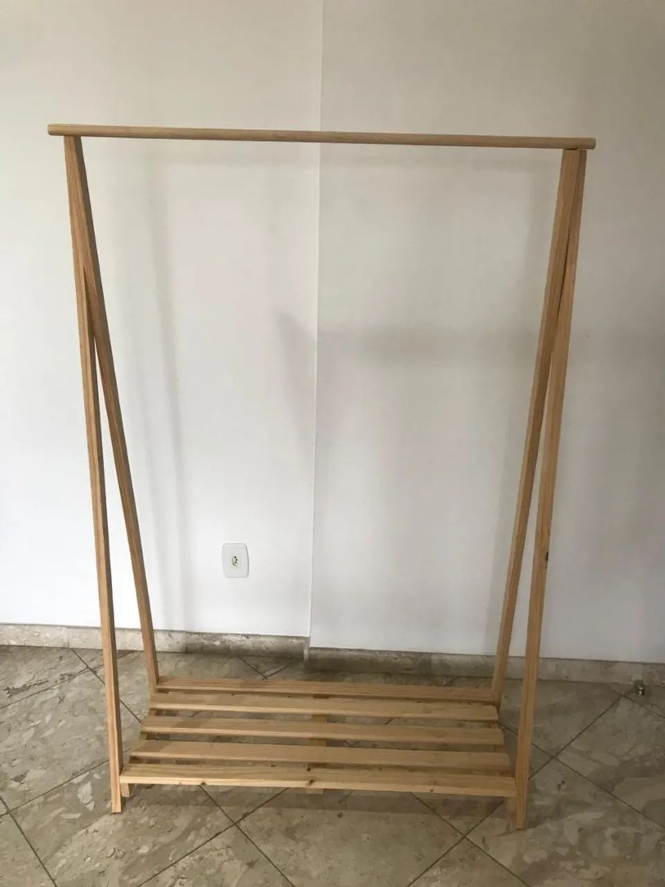 Arara de Roupa Madeira 