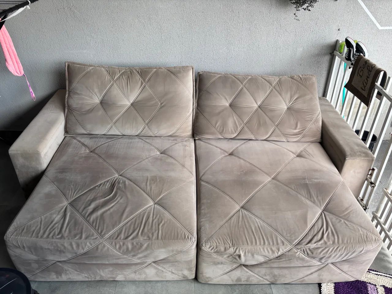 Sofá Bege Tecido Suete 