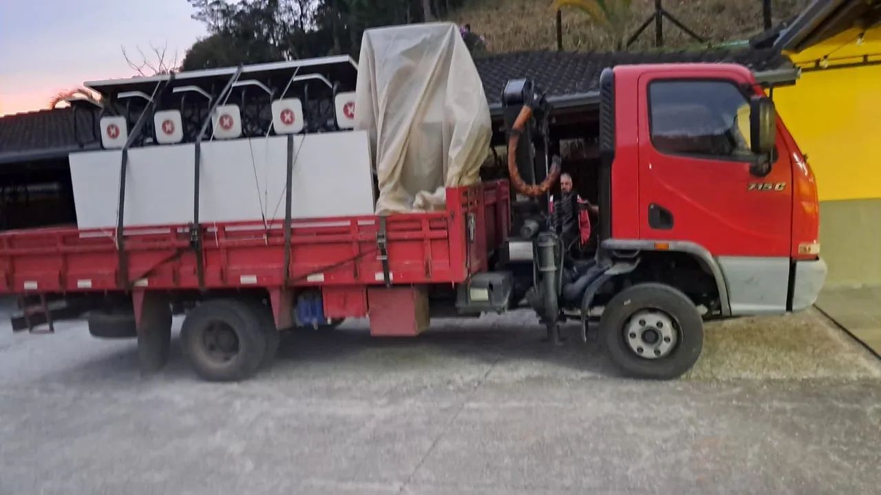 Caminhão Munck 2006 2,4t