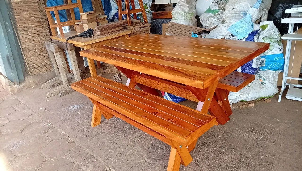 Mesa com bancos de peroba 1,60 mt - Foto 2