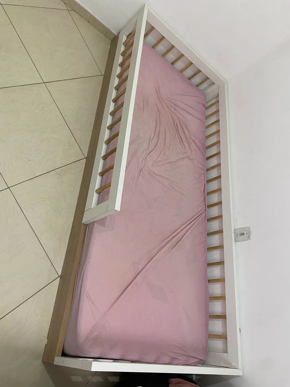 Cama montessoriana 