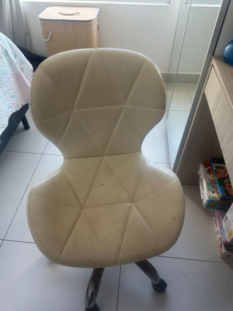 Cadeiras de rodinhas  - Foto 3