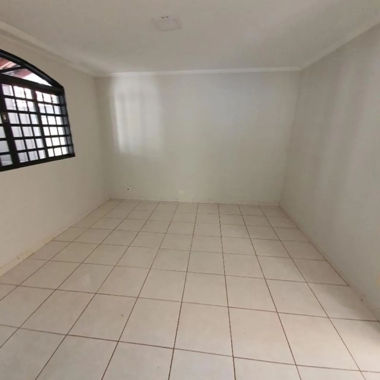 Sobrado com 4 quartos para alugar por R$ 3400.00, 188.00 m2 - ZONA 08 - MARINGA/PR - Foto 6