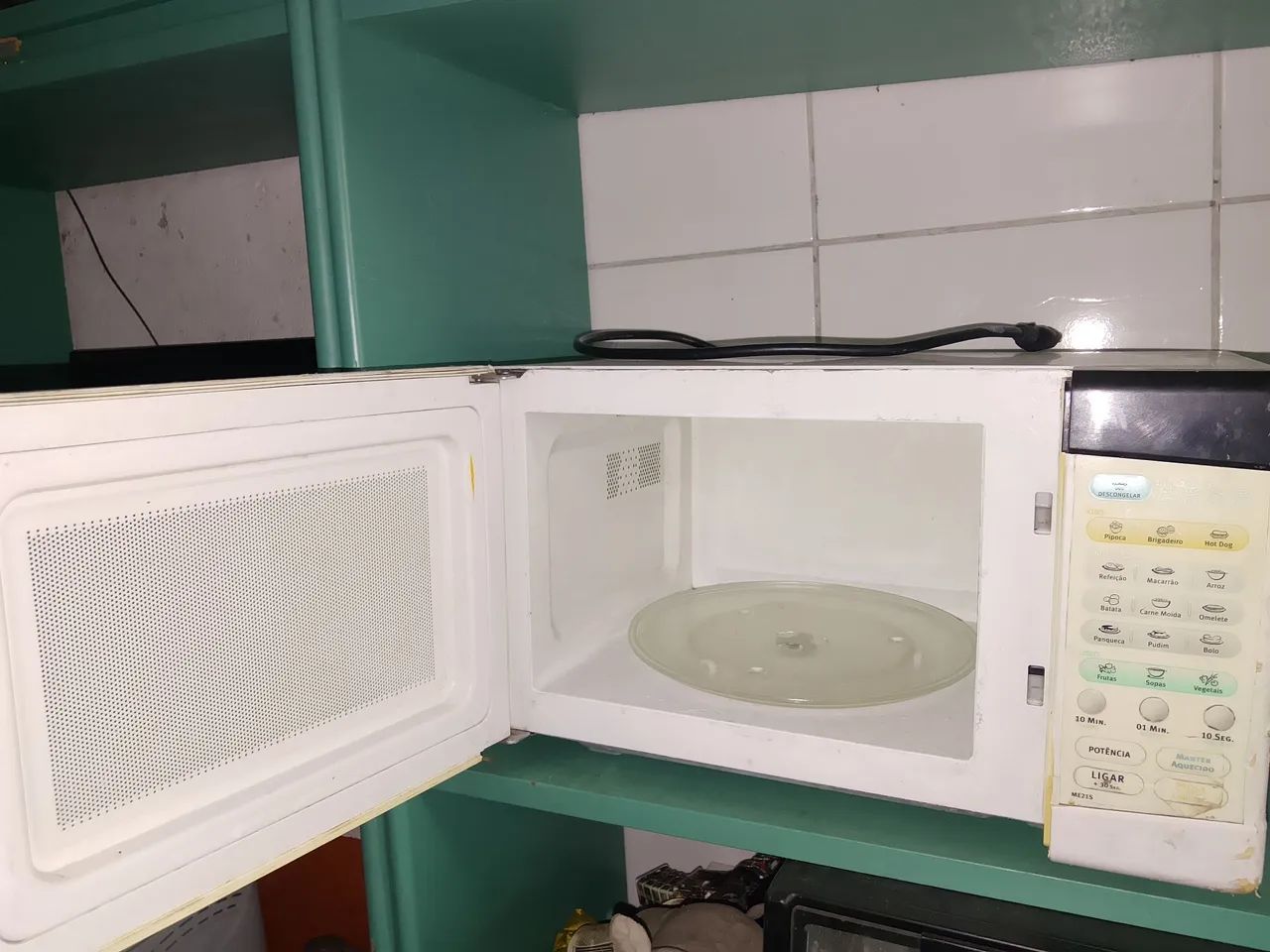 Microondas Eletrolux 127 volts funcionando perfeitamente - Foto 4