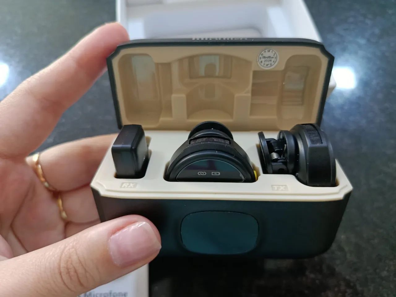 Microfone lapela e ima