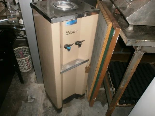 bebedor de água de galão - com motor compressor - Foto 2