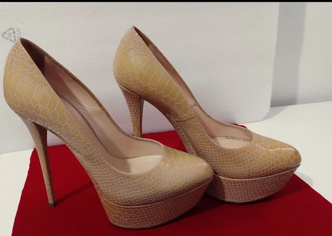 Scarpin Casadei nude. - Foto 3