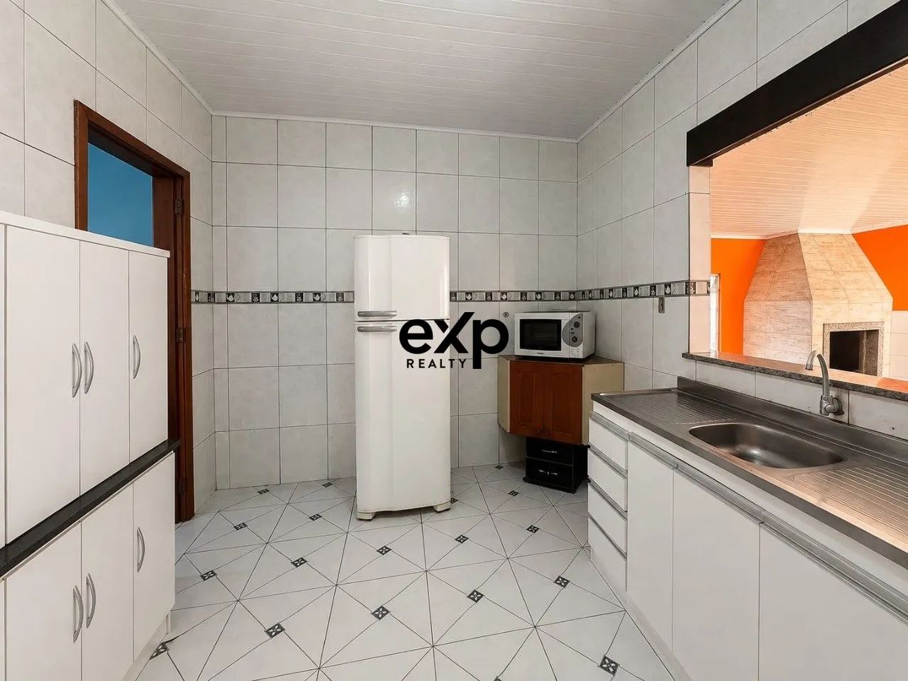 CASA EM TERRENO DE ESQUINA - Foto 5