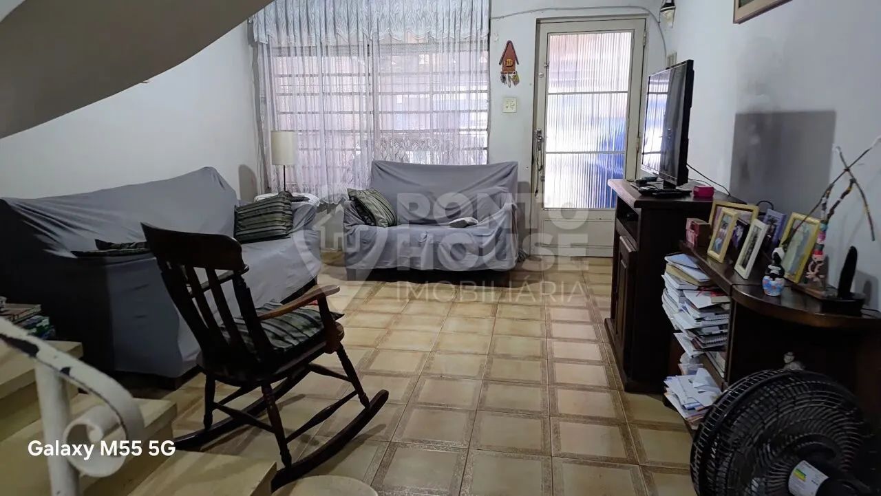 Sobrado de 120m2 a venda em Mirandópolis com 02 dormitórios e 01 vaga