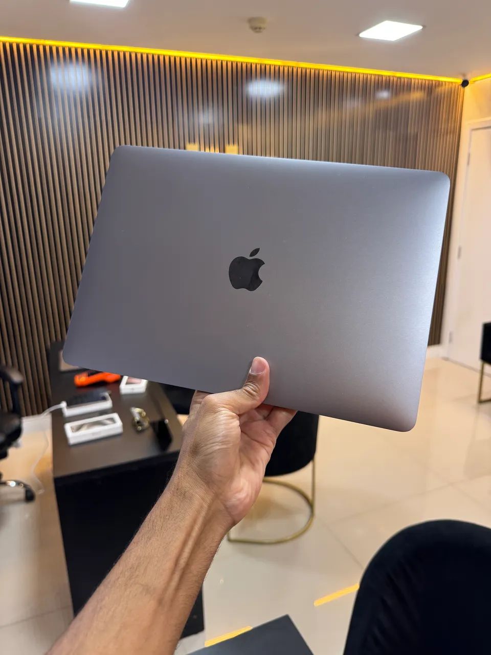 MACBOOK PRO - M1 - APPLE  - Foto 2