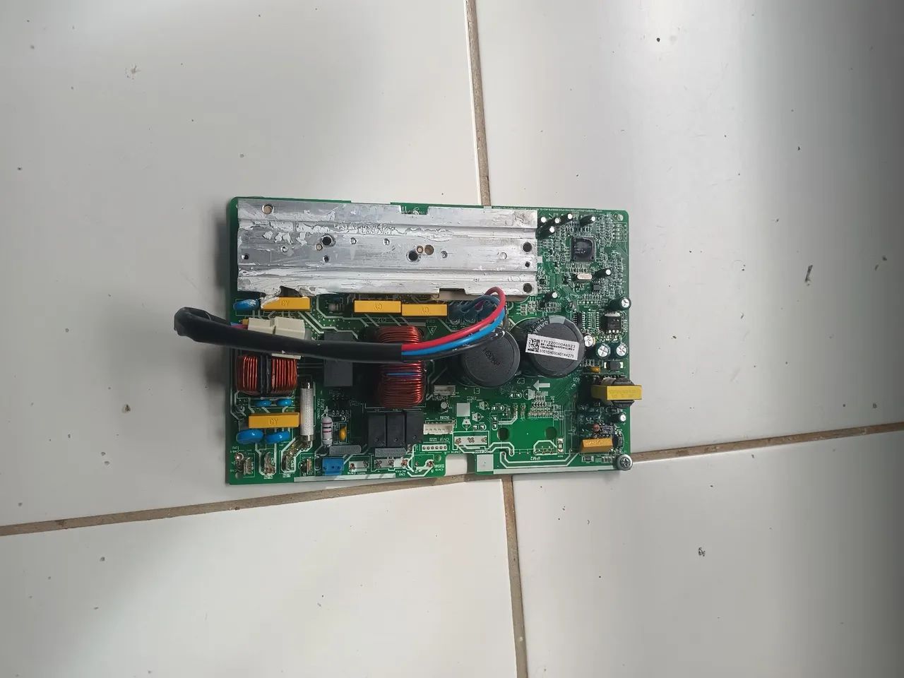 Vendo placa eletrônica ar condicionado internet Midea 