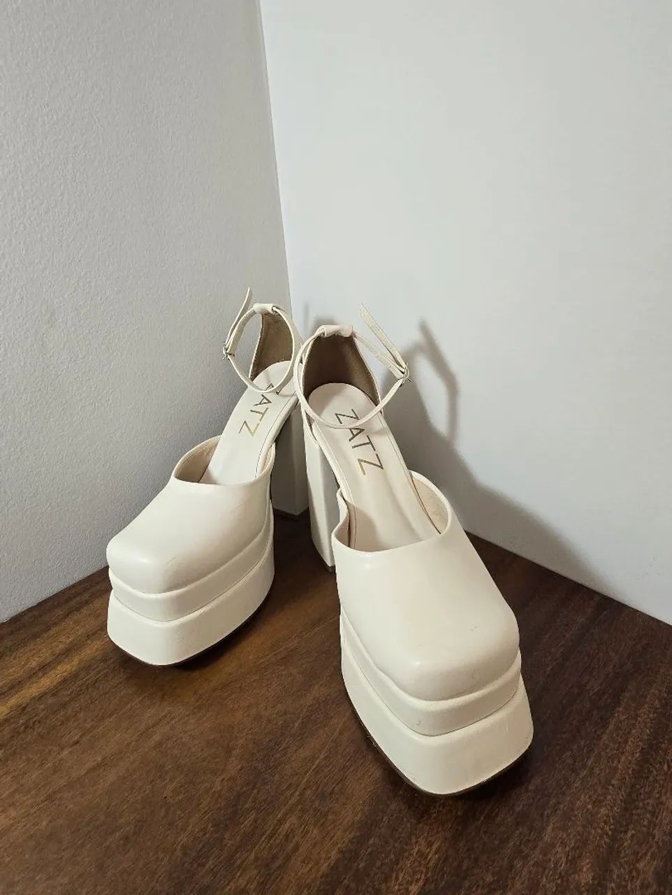 Salto alto off white 