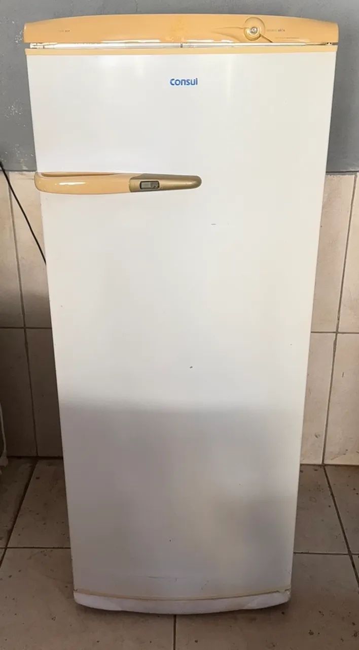 Geladeira cônsul 320 litros usada barata funcionando perfeitamente 