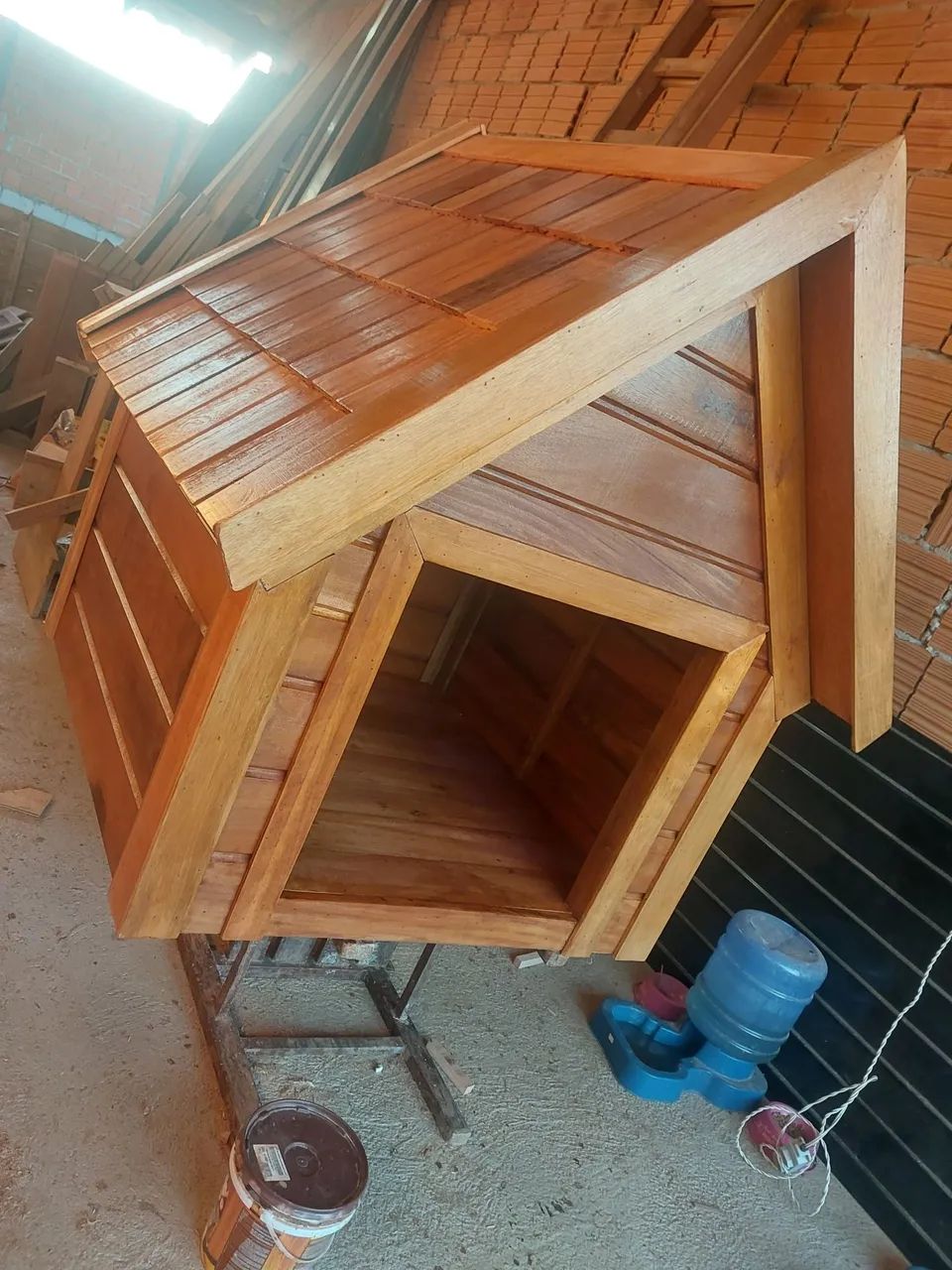 Casinha de cachorro madeira de lei sob encomenda 