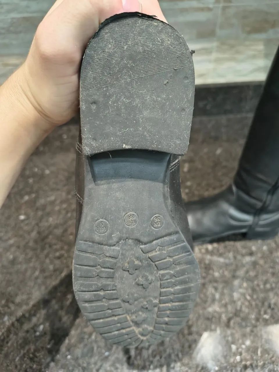 Bota cano longo preta  - Foto 2