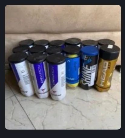 Vendo 45 bolas de tênis para pet