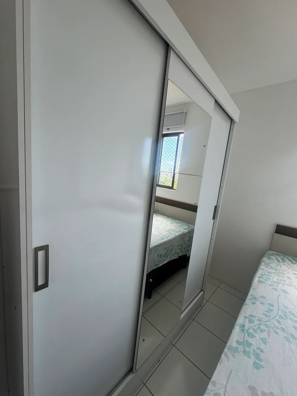 Guarda-roupa com espelho (3 portas) - Foto 2