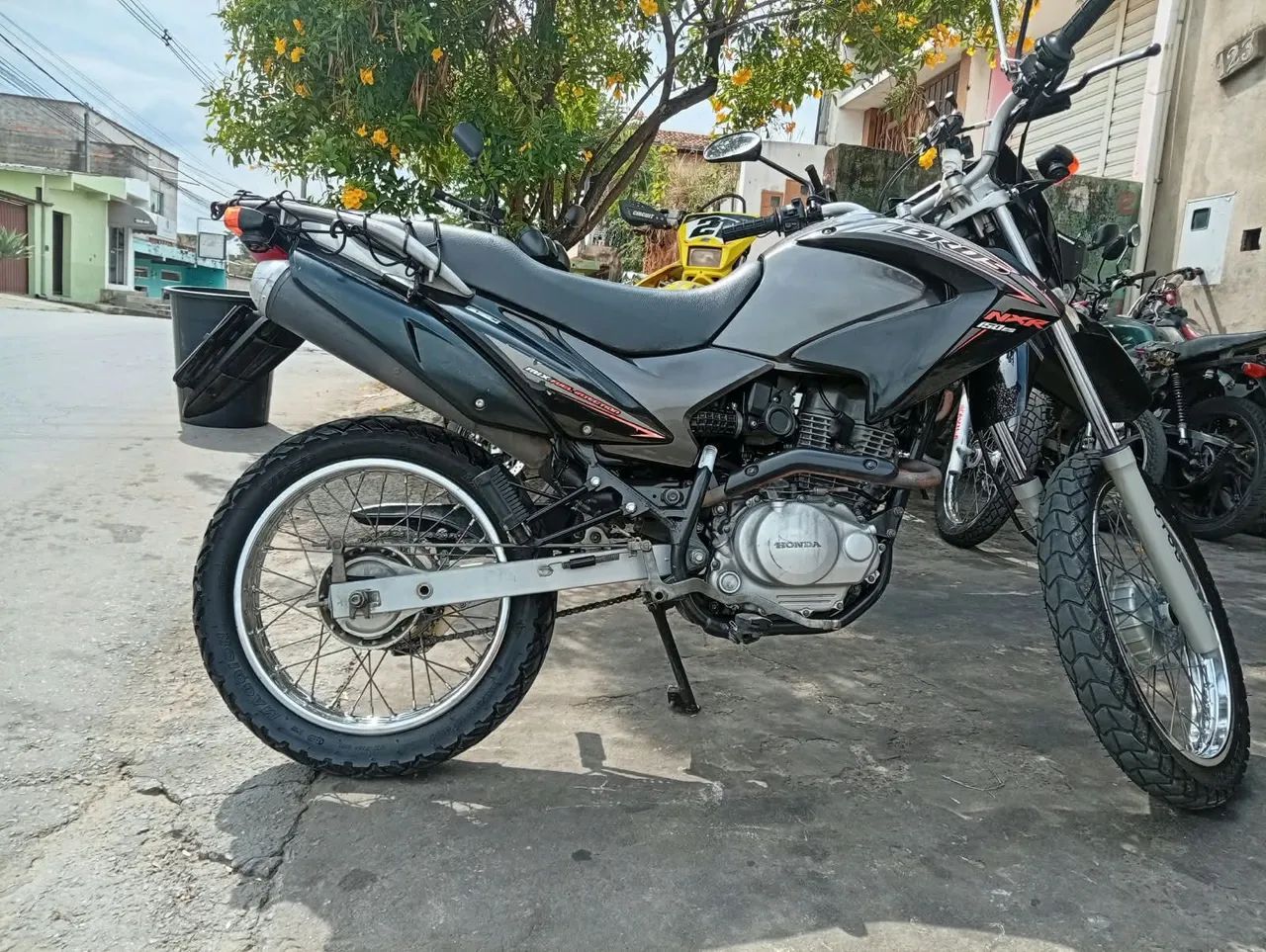 Vendo Bros 150. - Foto 2