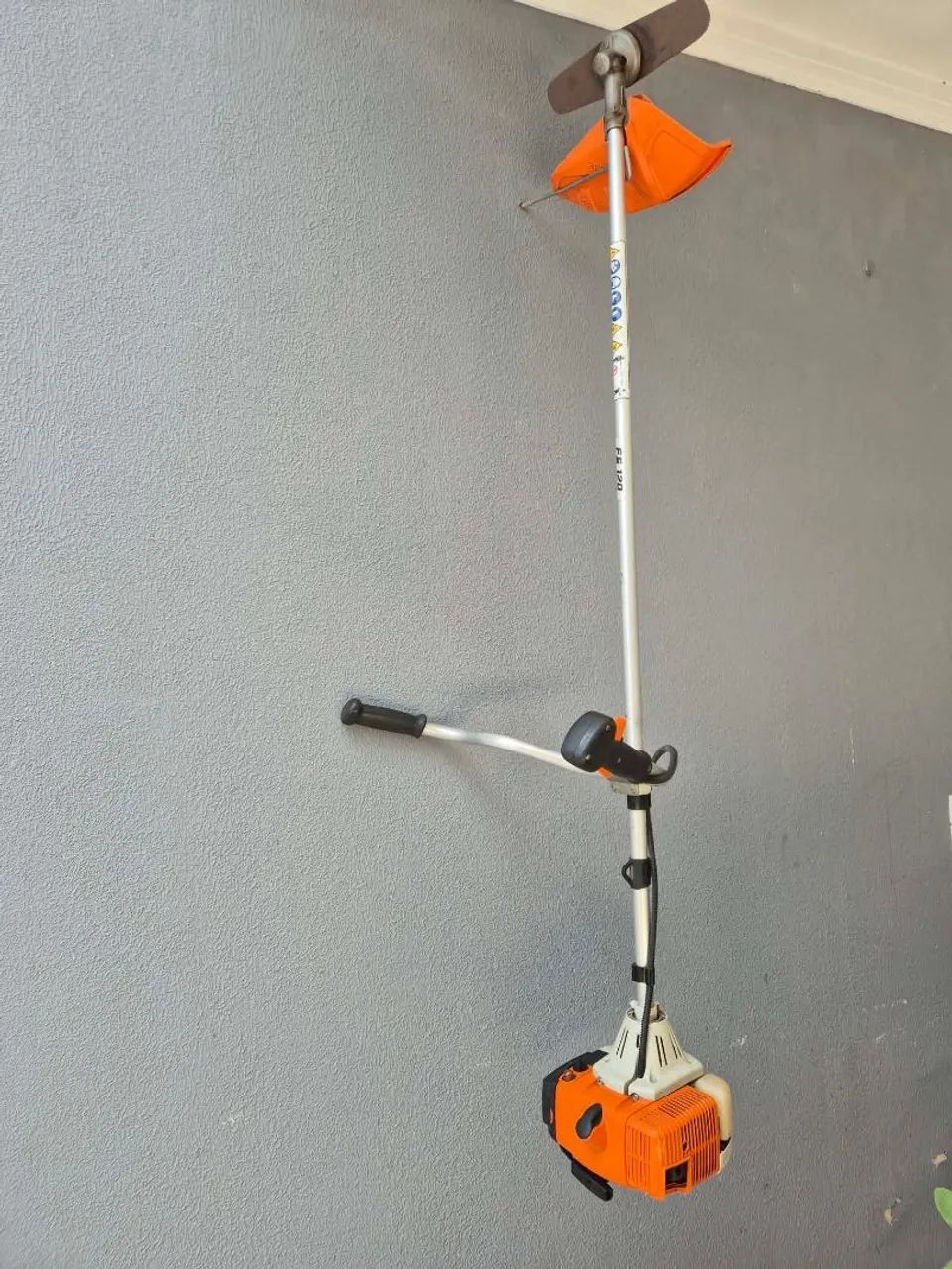Roçadeira a gasolina 