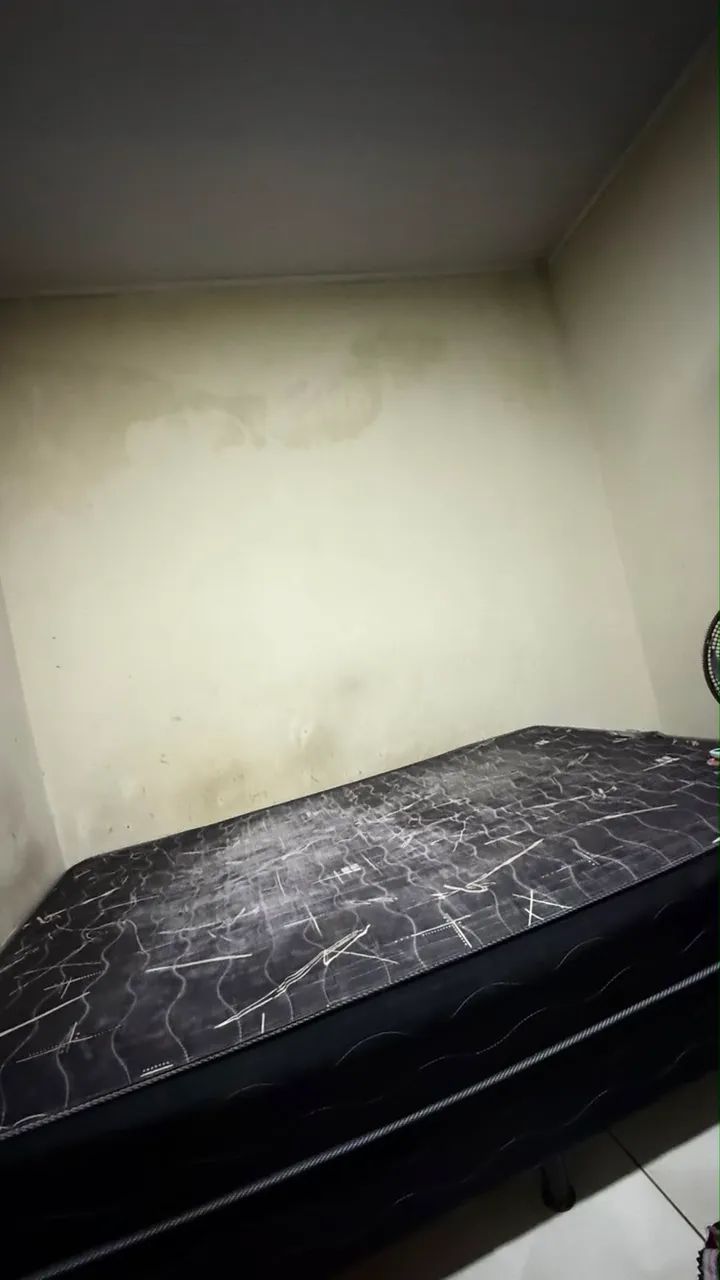 Cama e armário 