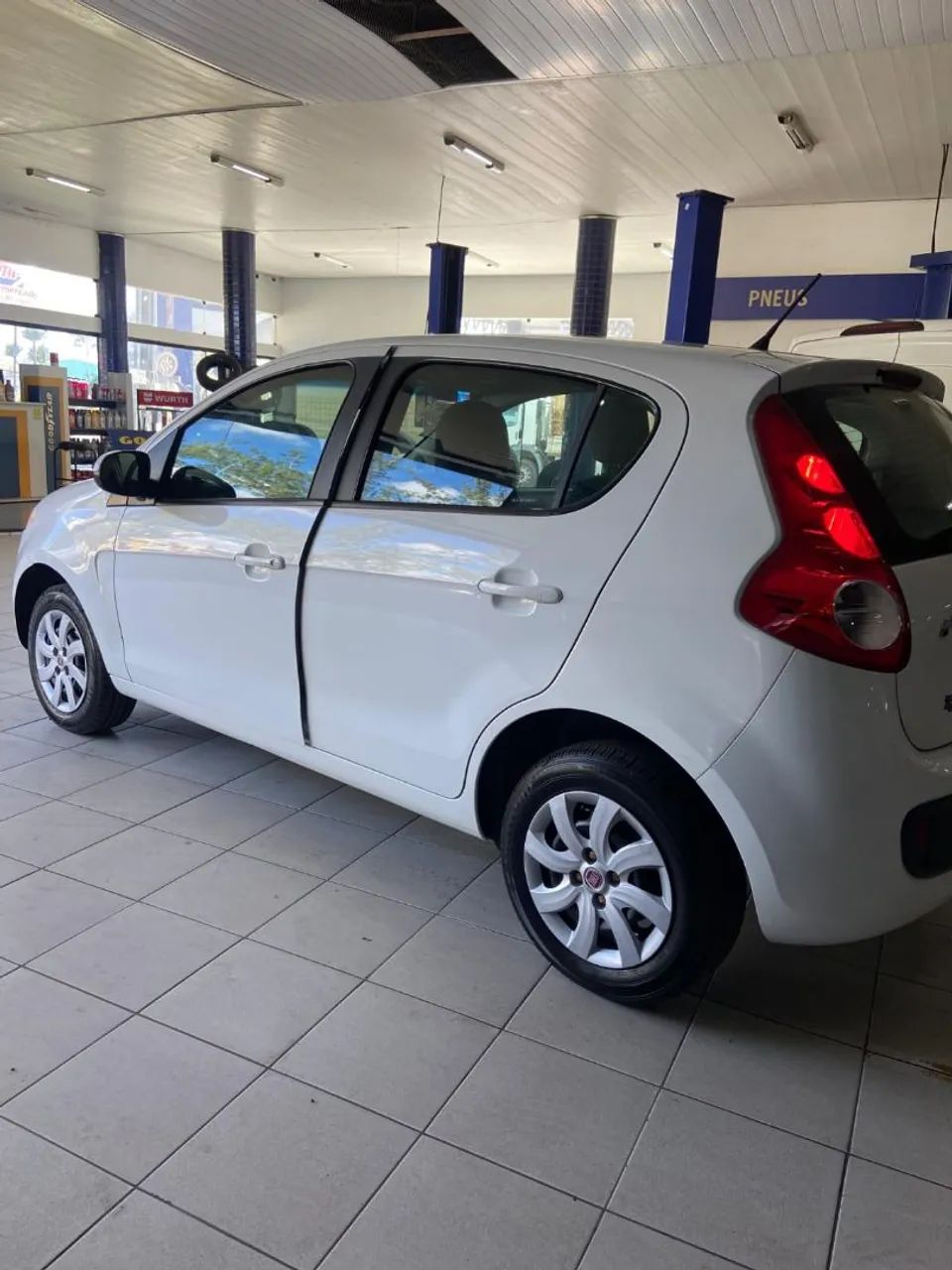 Fiat Palio Attractive 1.0 EVO Fire Flex 8V 5P 2016 - Foto 3