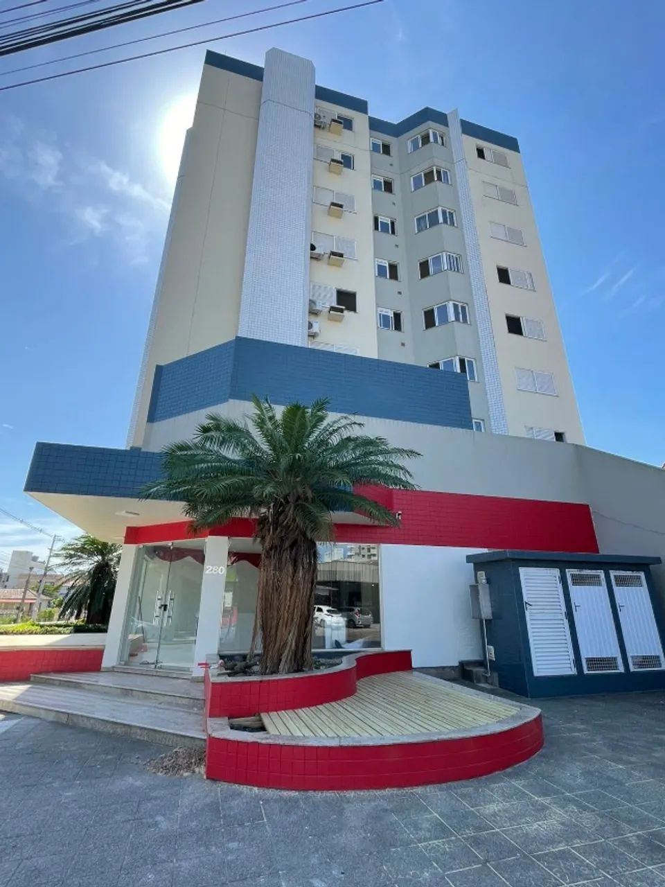 Ótimo apartamento com 2 quartos, garagem e elevador - Bairro: Dehon - Tubarão/SC - Foto 3