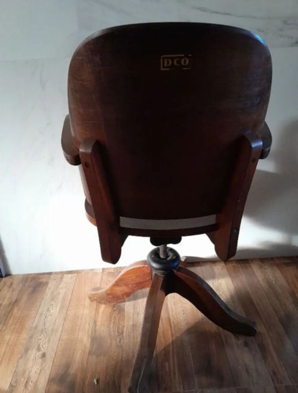 cadeira xerife um clássico do imobiliário brasileiro - Foto 3