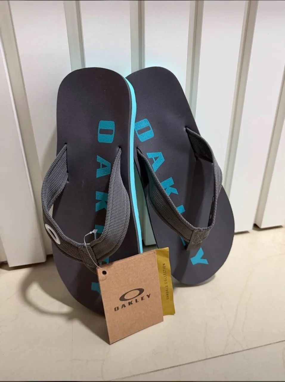 Chinelos oakley 